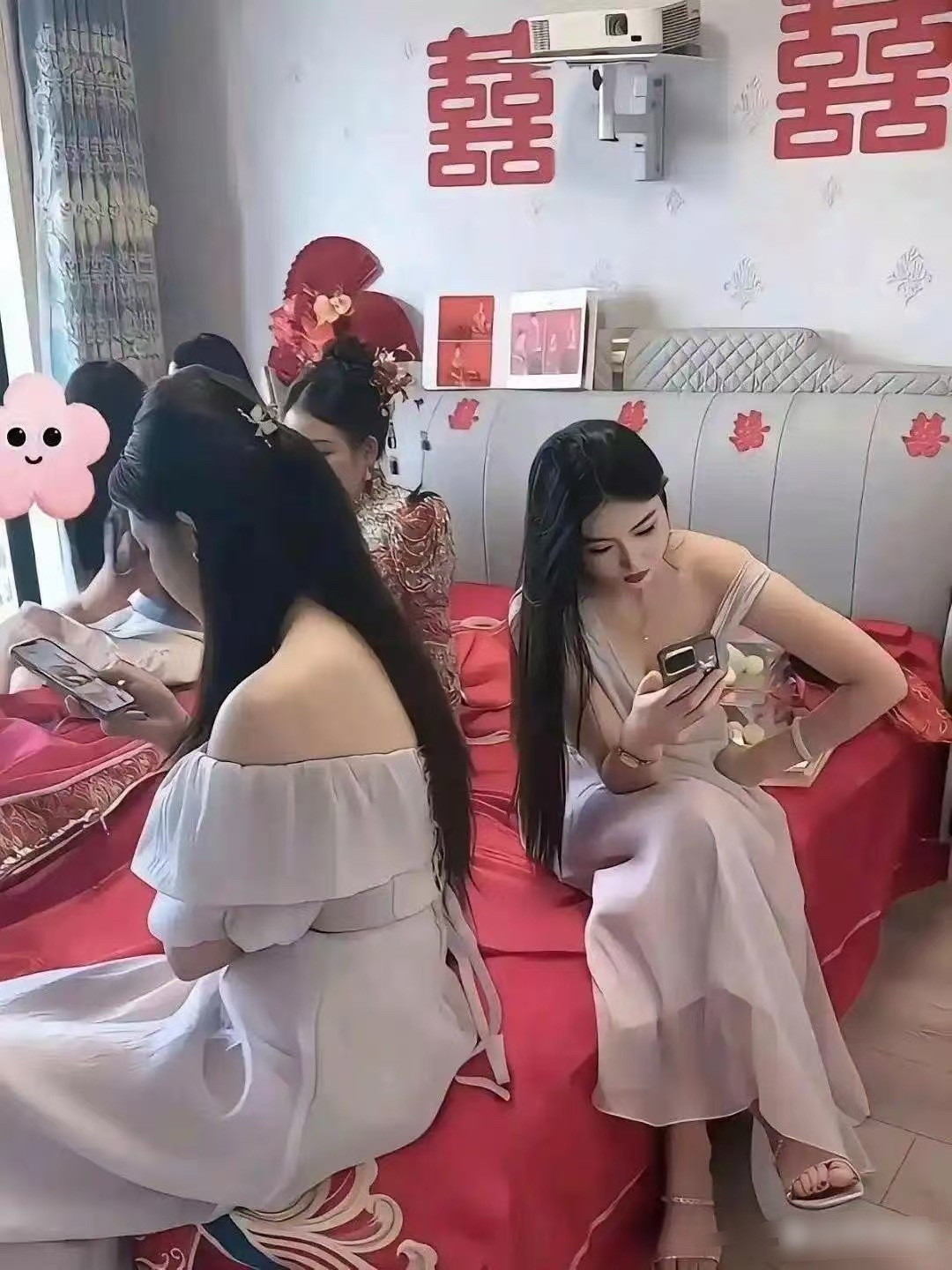 新娘的风头被伴娘抢走了