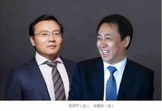 当年被称为许家印“军师”的任泽平，曾建议他重仓新能源汽车赛道，判断未来一定属于新能源车，可任泽平怎么