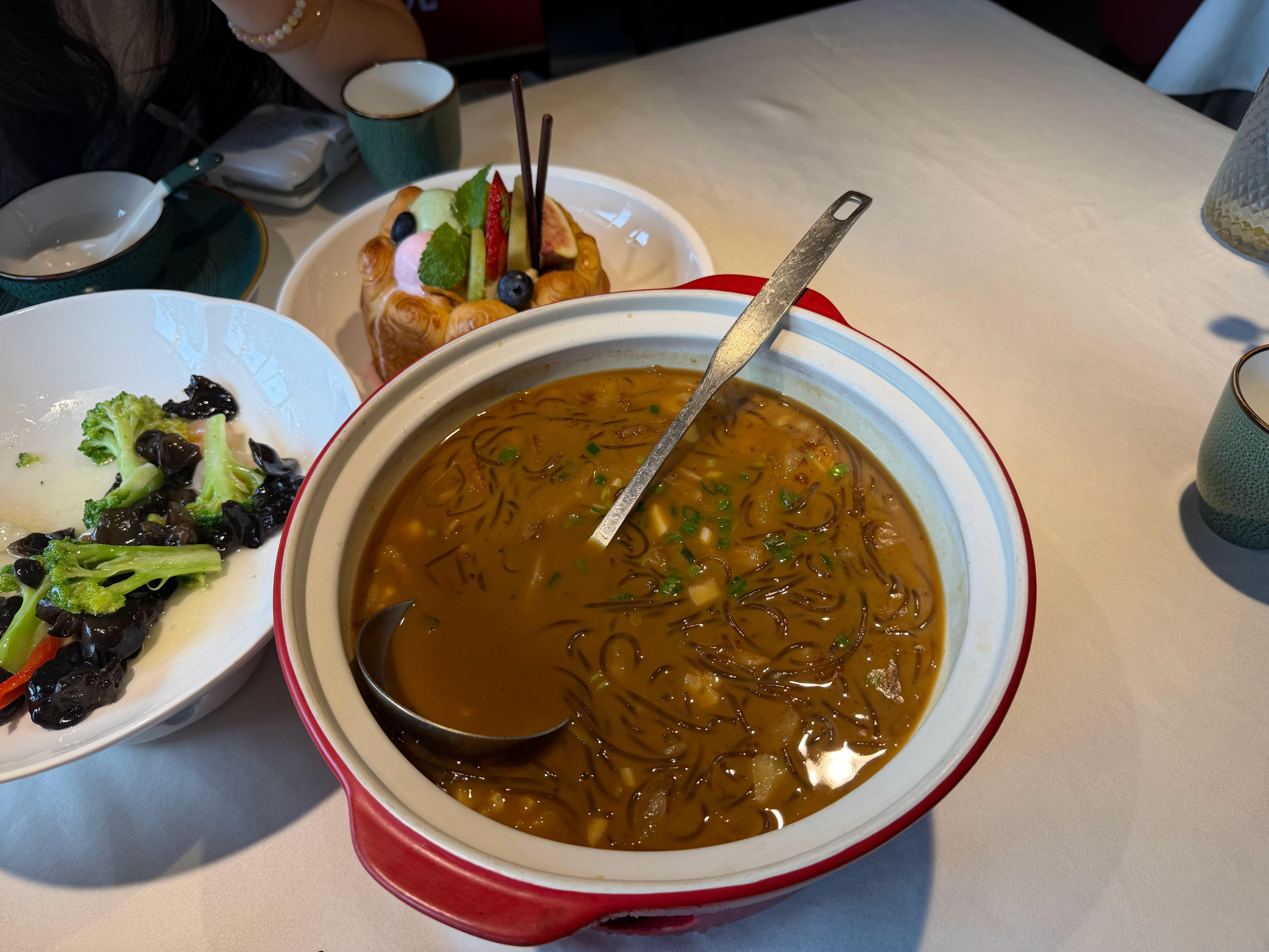 飞机延误出来尝个大鸭梨
