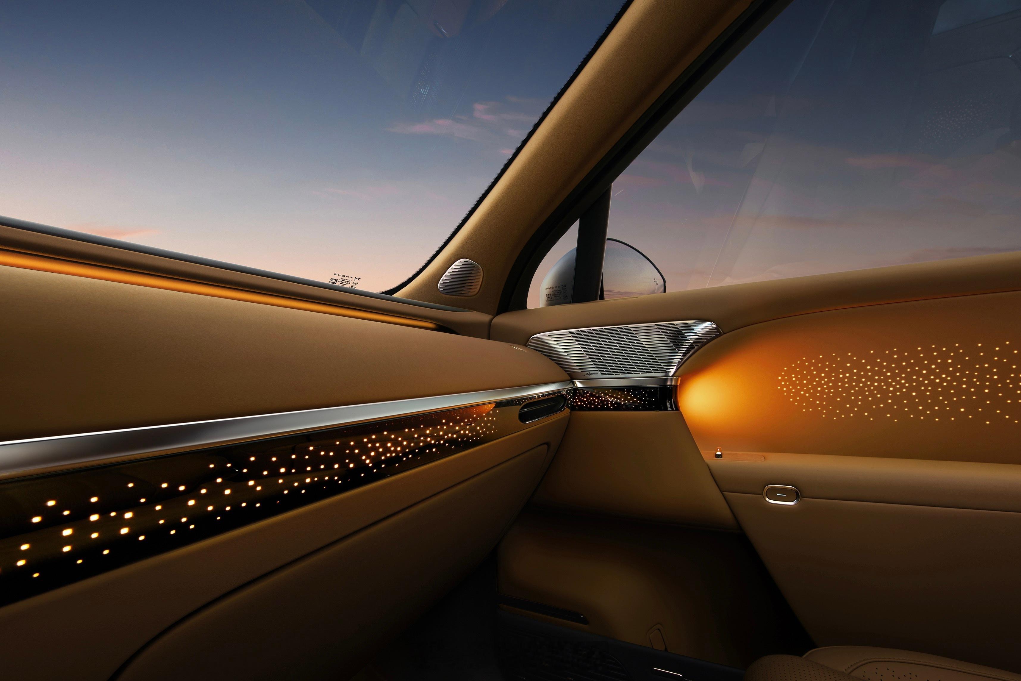 小鹏GX内饰官图曝光，大家觉得定价会是多少？寰宇量子设计理念×飞航头等舱体验领航