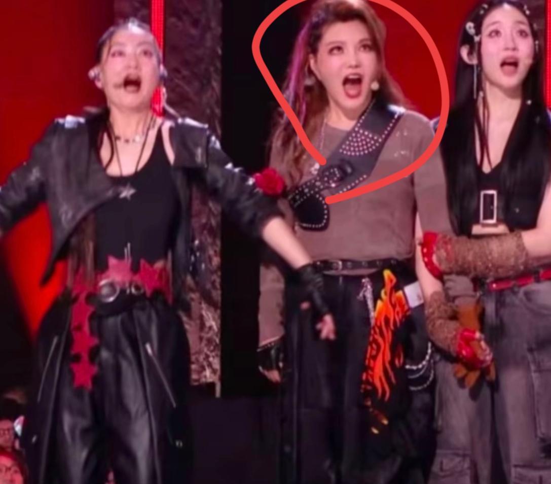 912票断层第一，乌兰图雅团夺冠观众缘从来都不是玄学浪姐一公直播刚落