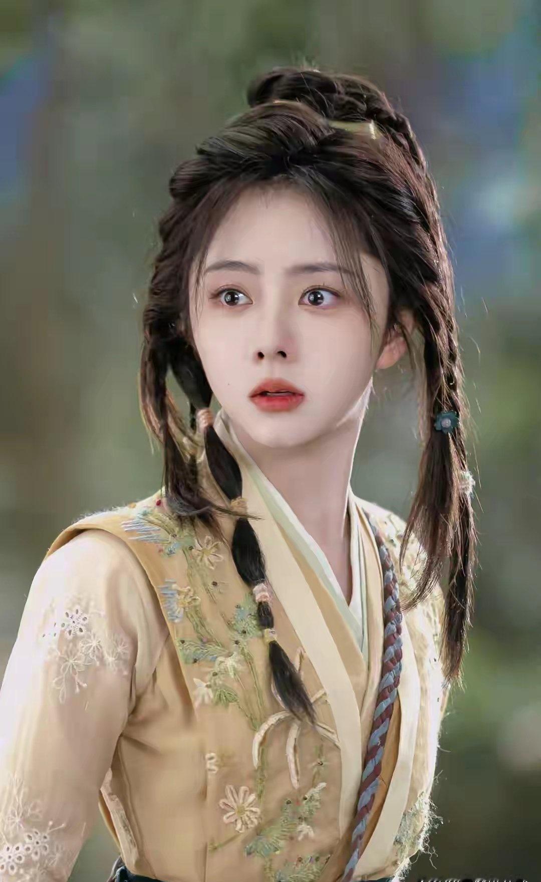 告诉你个反常识的：两千块的眼霜，效果不如你10点关灯。最新皮肤学研究砸来实锤：