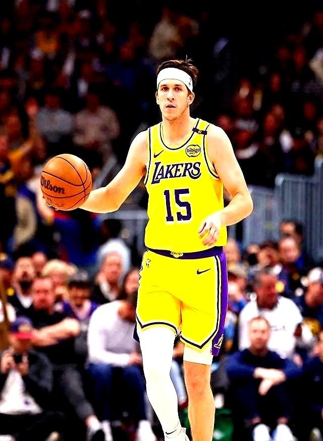 湖人赢球，詹姆斯竟然在“偷懒”？！这话说出来你可能不信，打篮网那场，老詹真就