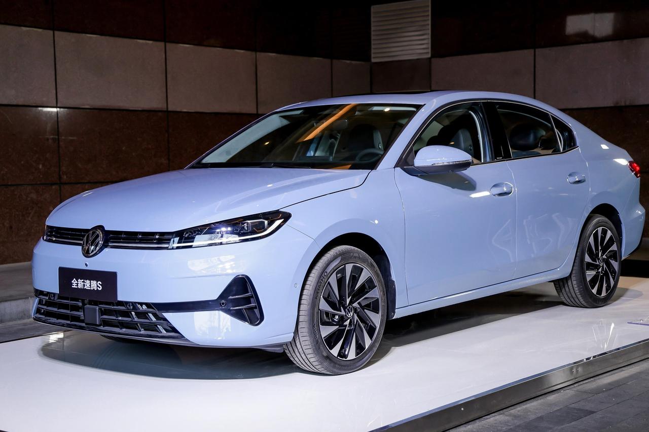 今天咱们来聊一个老牌选手的新动作——一汽-大众。先说说背景啊，刚刚过去的202