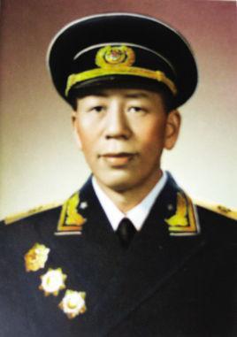 余致泉（1916年—1977年），男，江西省青原区富滩镇南团茅园余家村人。曾获三