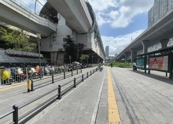 重磅！深圳拟调整限行政策、放宽路边临时停车限制以及车牌摇号政策。6月6日晚上，深