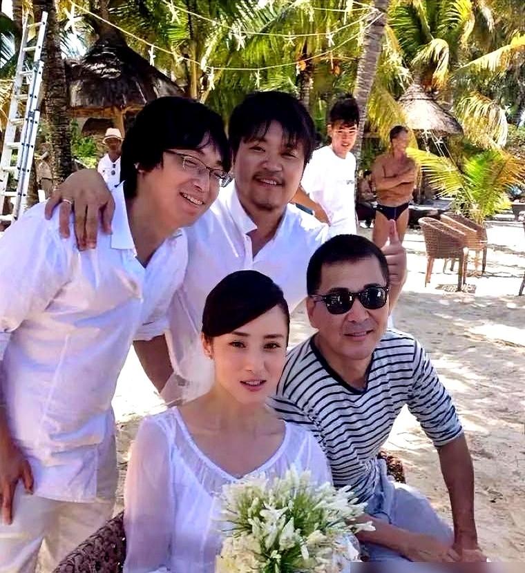 都说蒋勤勤的美貌基因“打水漂”了，俩儿子完美避开妈妈，全复制了陈建斌。路人看