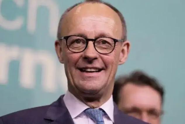 一错再错，当着中国的面，德国再放厥词，德国部长公开干涉台湾问题，话音刚落，中国的