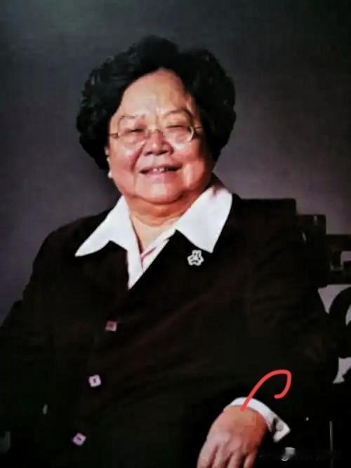 缅怀！！看到彭珮云老人去世的消息，不免伤感。老人家96岁了，心里挺感慨。咱