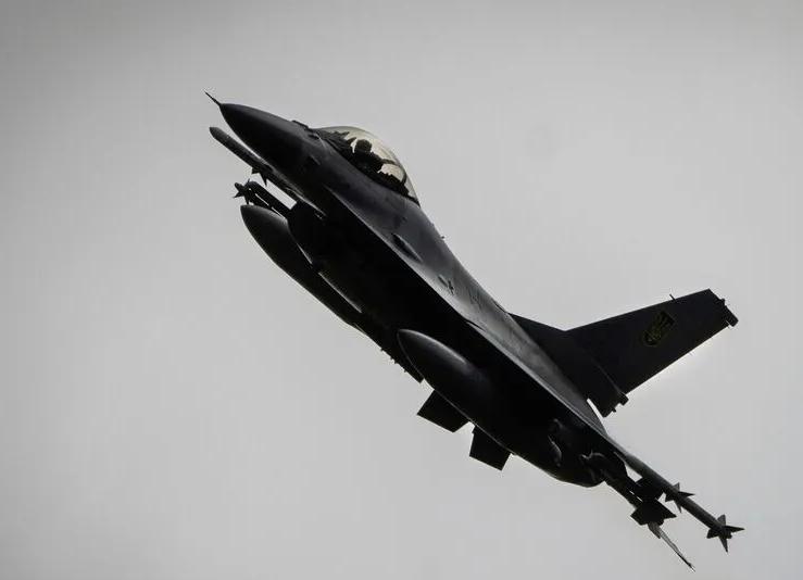 没想到啊！被击落的乌克兰F-16战机没想到会遇袭，毕竟俄罗斯的防空导弹威力不够