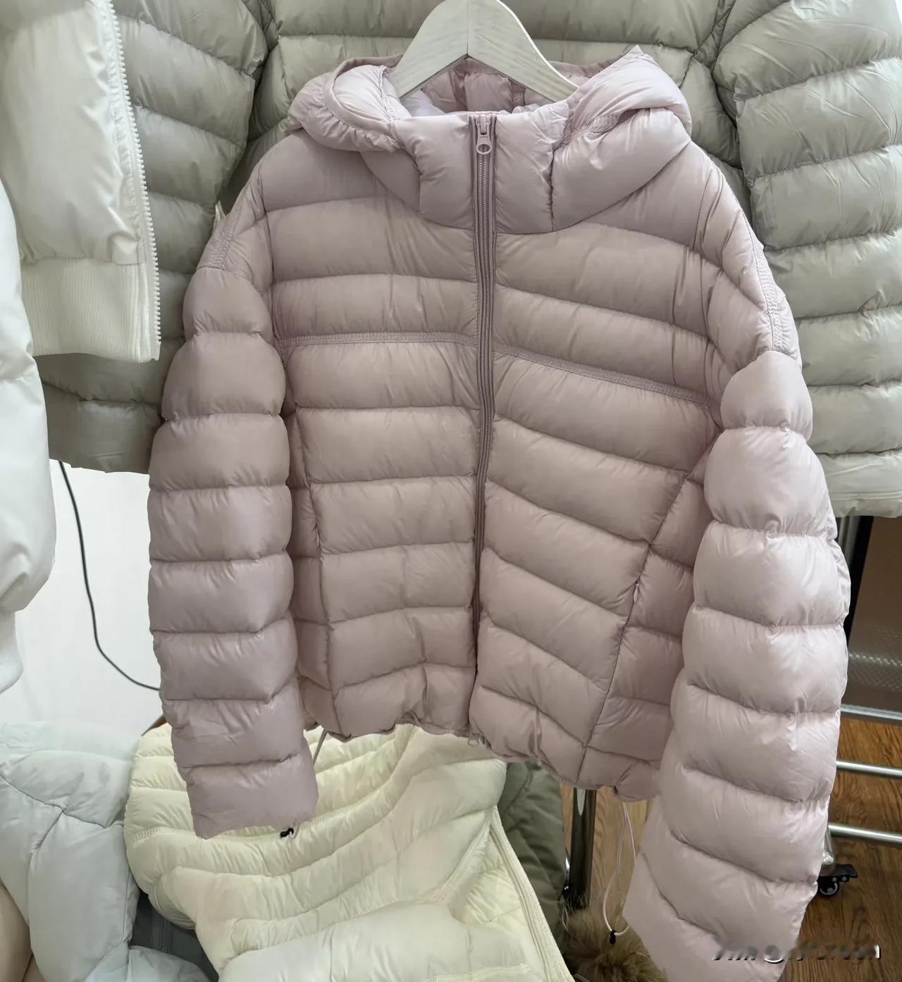 排骨羽绒服，说破天也不过是智商税，原因有3点：1.抗风能力特别差。它面料