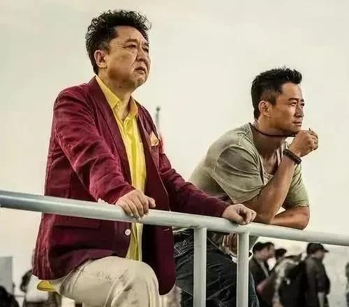 2015年，吴京砸锅卖铁凑1.5亿启动《战狼2》，预算卡脖子，他拨通于谦电话求助