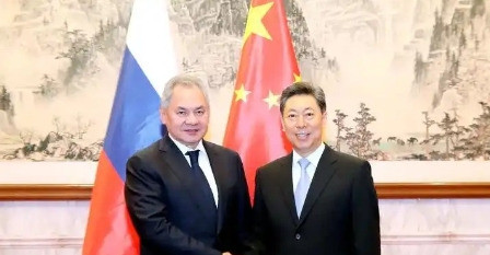 中俄为何抱团取暖？天呐，你肯定想不到，那个俄罗斯的大人物