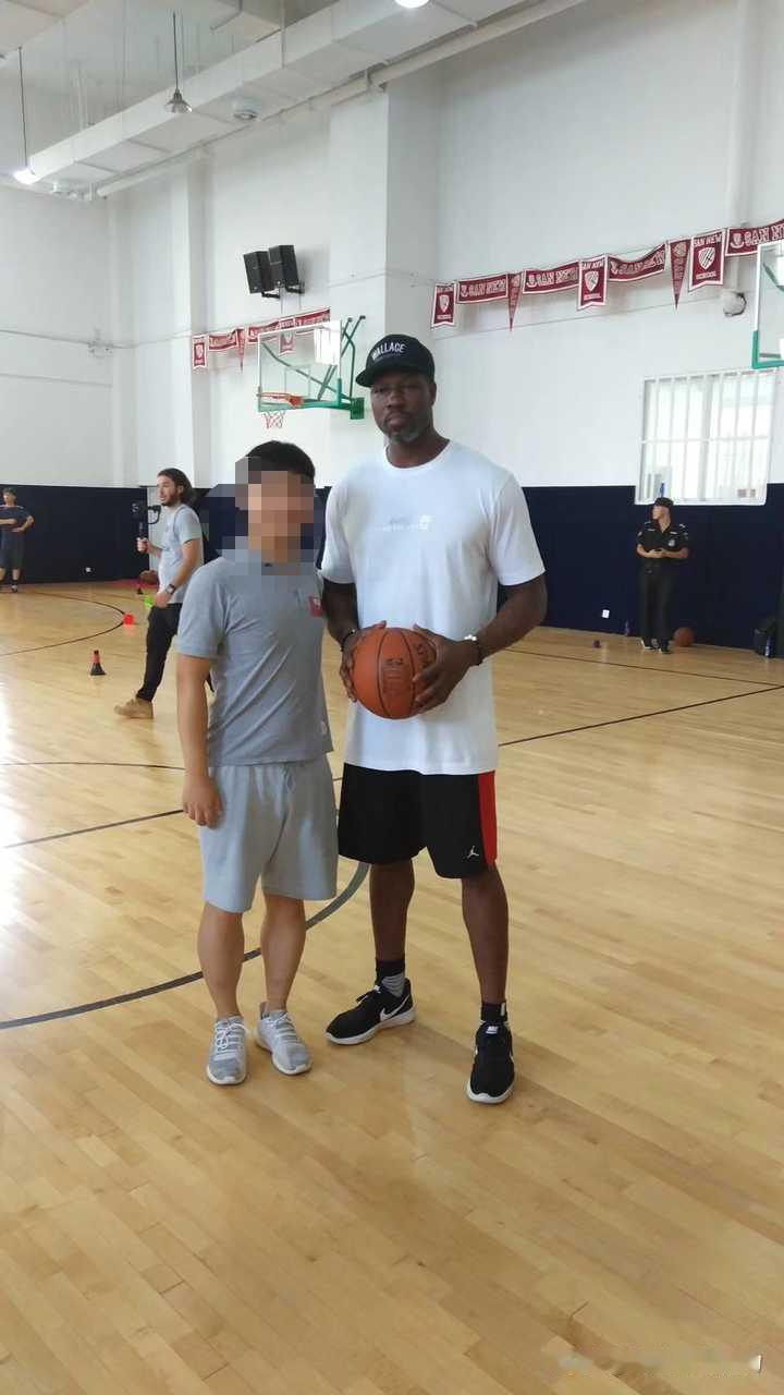 姚明为何打的了大本，过不了布泽尔？具体原因是什么？首先大本是中锋，布泽尔是大