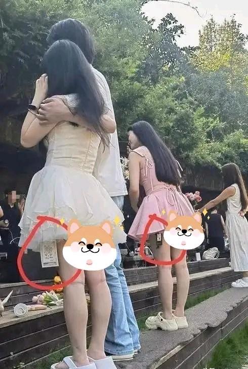 巨型吊牌，到底是不是对女性的侮辱？最近，“巨型吊牌是不是对女性顾客的侮辱”这