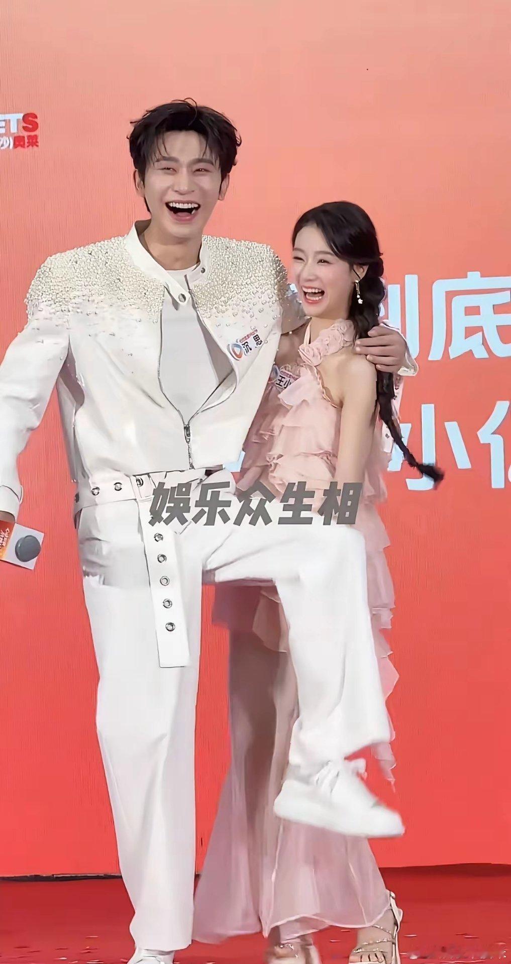 短剧演员王小亿的演技好不好我不评价但是可以肯定的一点，就是王小亿这个人的情商非常