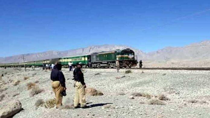 巴基斯坦媒体消息，巴基斯坦“贾法尔特快”列车11月16日在俾路支省纳西拉巴德