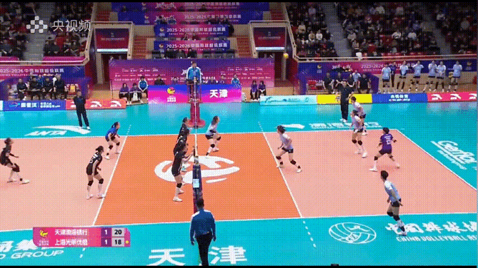 马上快40岁的主攻手娜塔莉亚，今天四局狂砍30分（52扣25中2拦3发）今天能爆