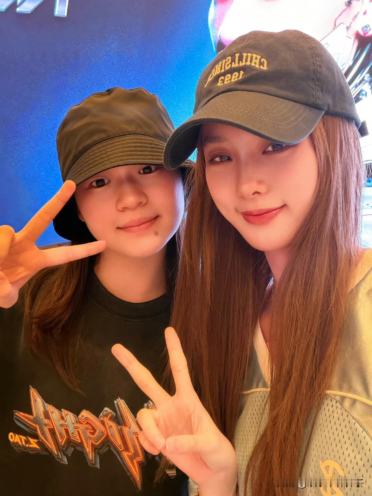 黄子韬选择全红婵当代言人，真的是太明智了！8月4日，徐艺洋在社交平台晒出一组合