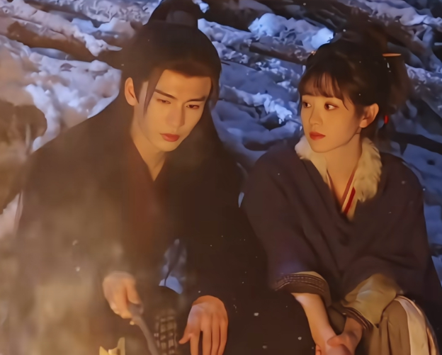 金靖问张凌赫拍吻戏感觉怎么样张凌赫说习惯了，当时正是《逐玉》拍摄阶段是在张凌