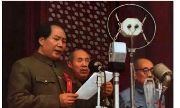 中国千年才出了一个毛主席，这让西方国家非常疑惑：为什么出身农民家庭的他，会是中国