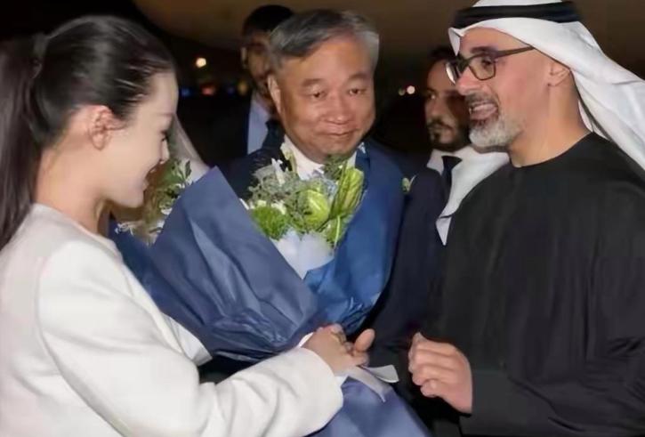 万亿资本连夜改道！阿联酋刚离开北京就动手，华尔街终于慌了 4月12日到14日