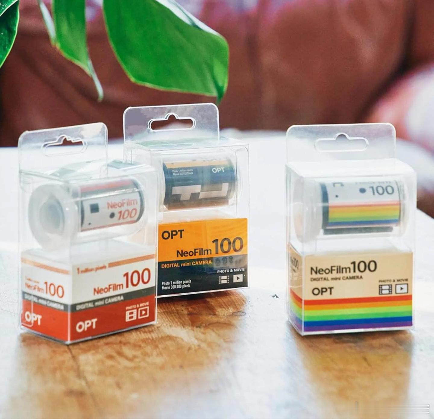 一款名为OPT100NeoFilm的迷你数码相机最近现身亚马逊平台，售价