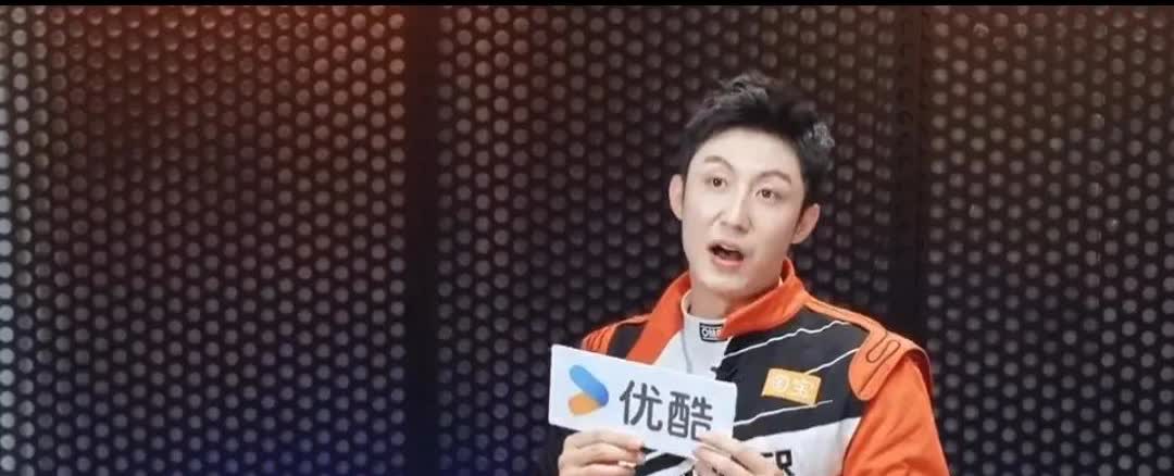受不了这个黄景瑜了，怎么采访都这么搞笑啊！因为总是演正派，被问到如果演反派，想演