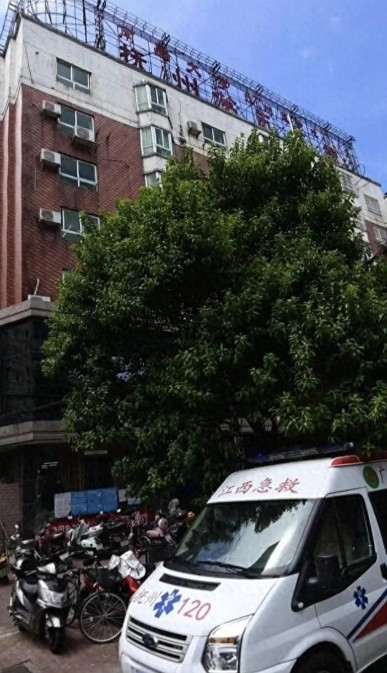 深圳，一对夫妇永远失去了2岁儿子。在抚州健强第五医院，首诊医生未检查孩子腹股沟区