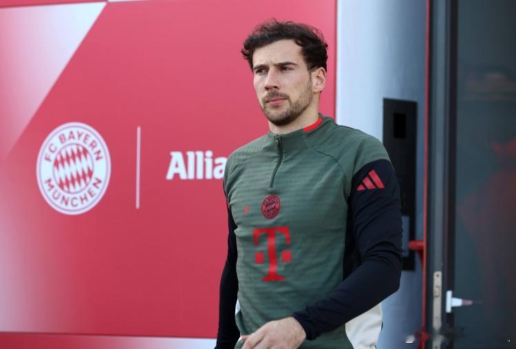 04月25日讯《米兰体育报》谈到了米兰的转会目标瑟尔洛特和格雷茨卡——瑟尔洛特