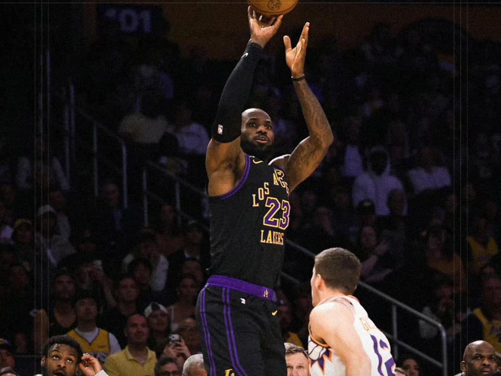 西部排名又乱了！湖人大胜太阳，反超火箭，夺回第四！快船卡位战完败，掉第九！