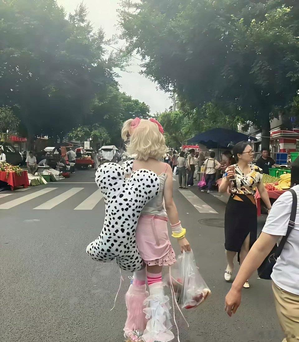 假如你女儿是这个样子，你能接受得了吗？