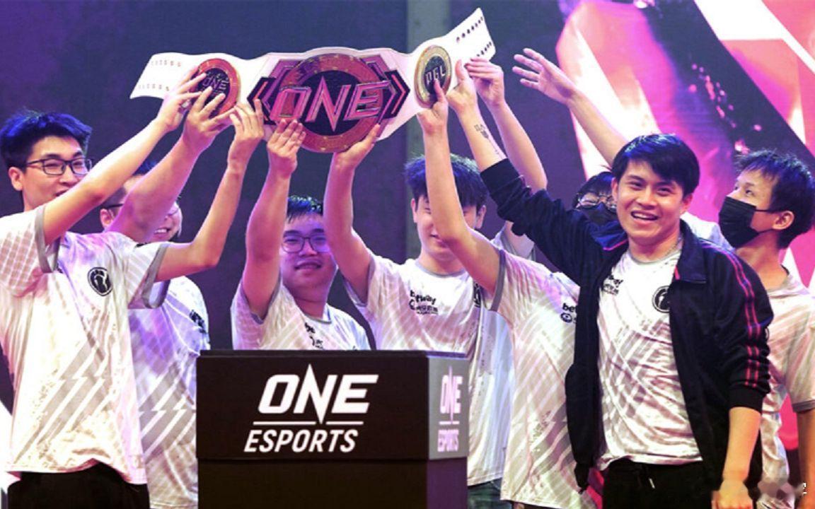 Yatoro：天梯第一是个诅咒，除了flyfly之外，没有哪个排名第一的人赢得过