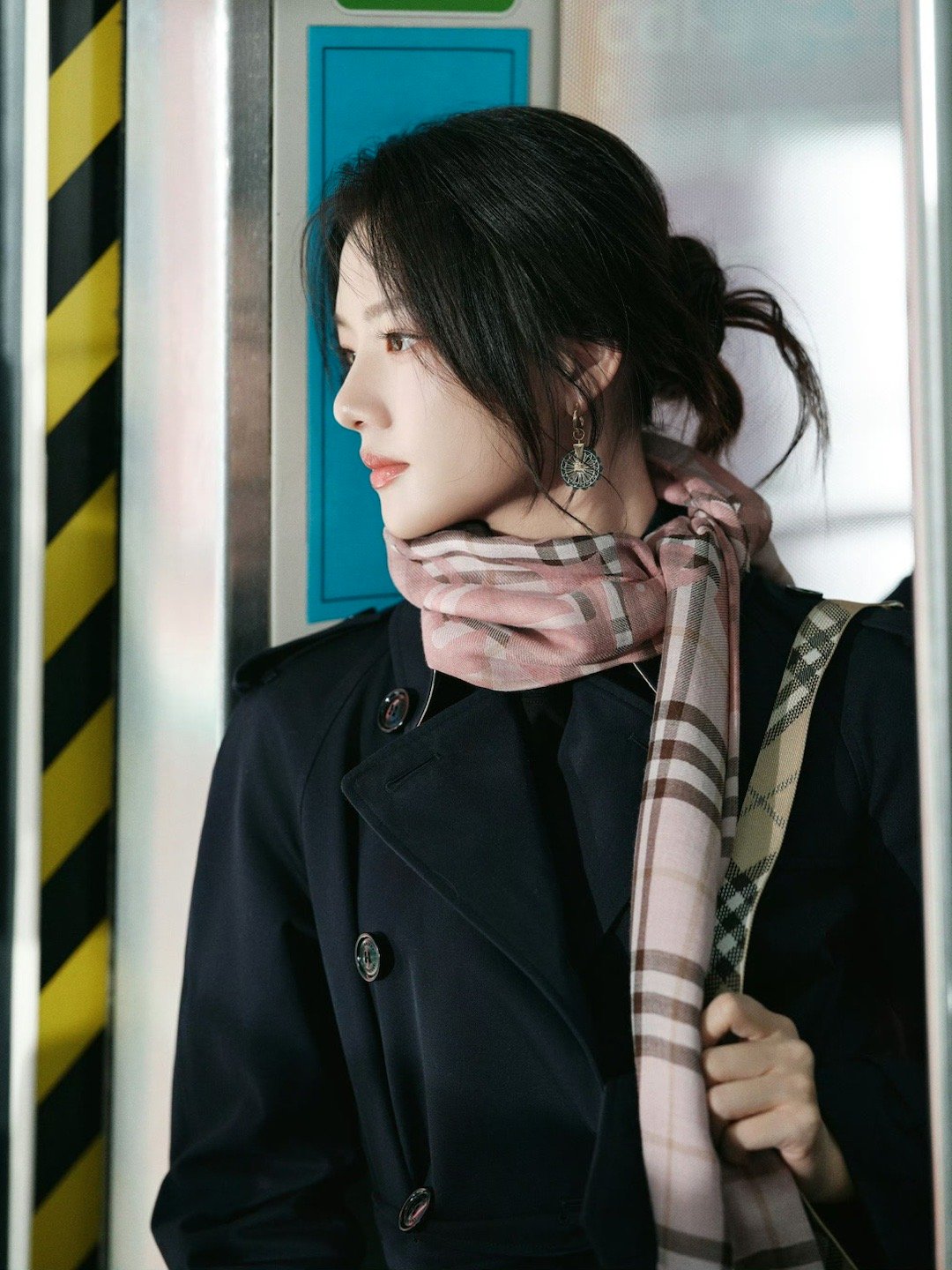 任敏出发伦敦时装周任敏出发伦敦时装周机场路透出发图就这么美，正片还得了？任敏粉