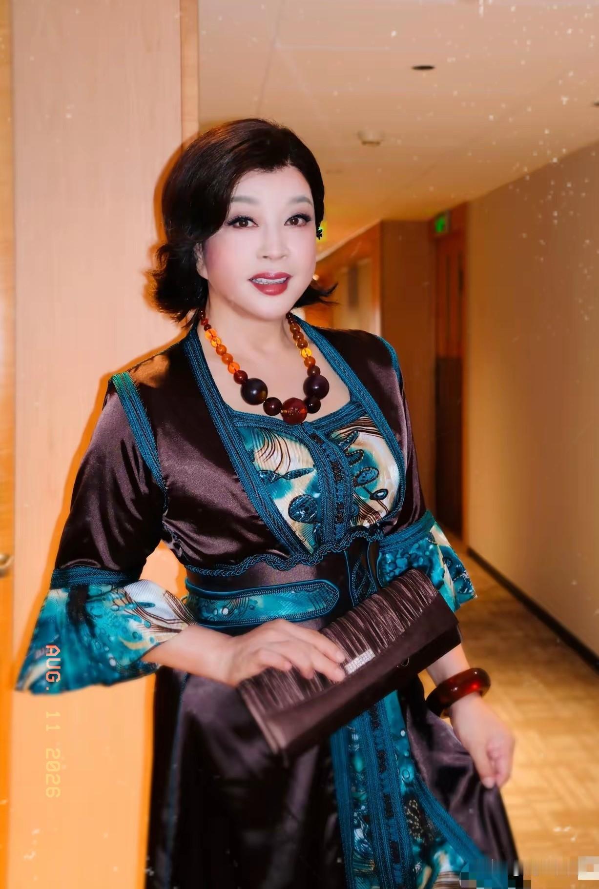 你可以说刘晓庆花心，你也可以说她装嫩，但是有一点，真的喷不了，那就是刘晓庆是