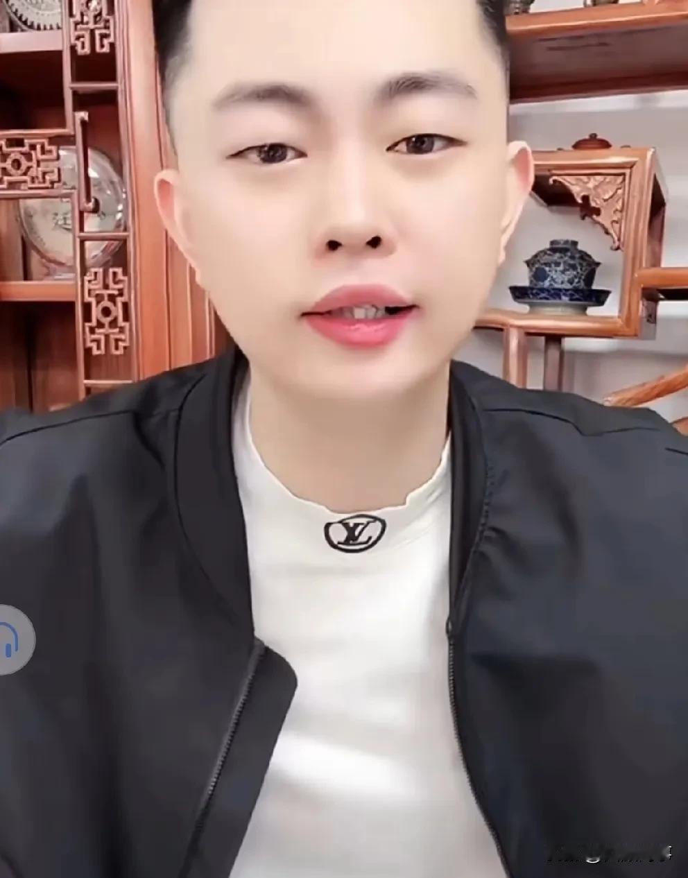 小胖表示，巴扎黑把流量做起来甩给媳妇小冠军变现！聊巴扎黑现