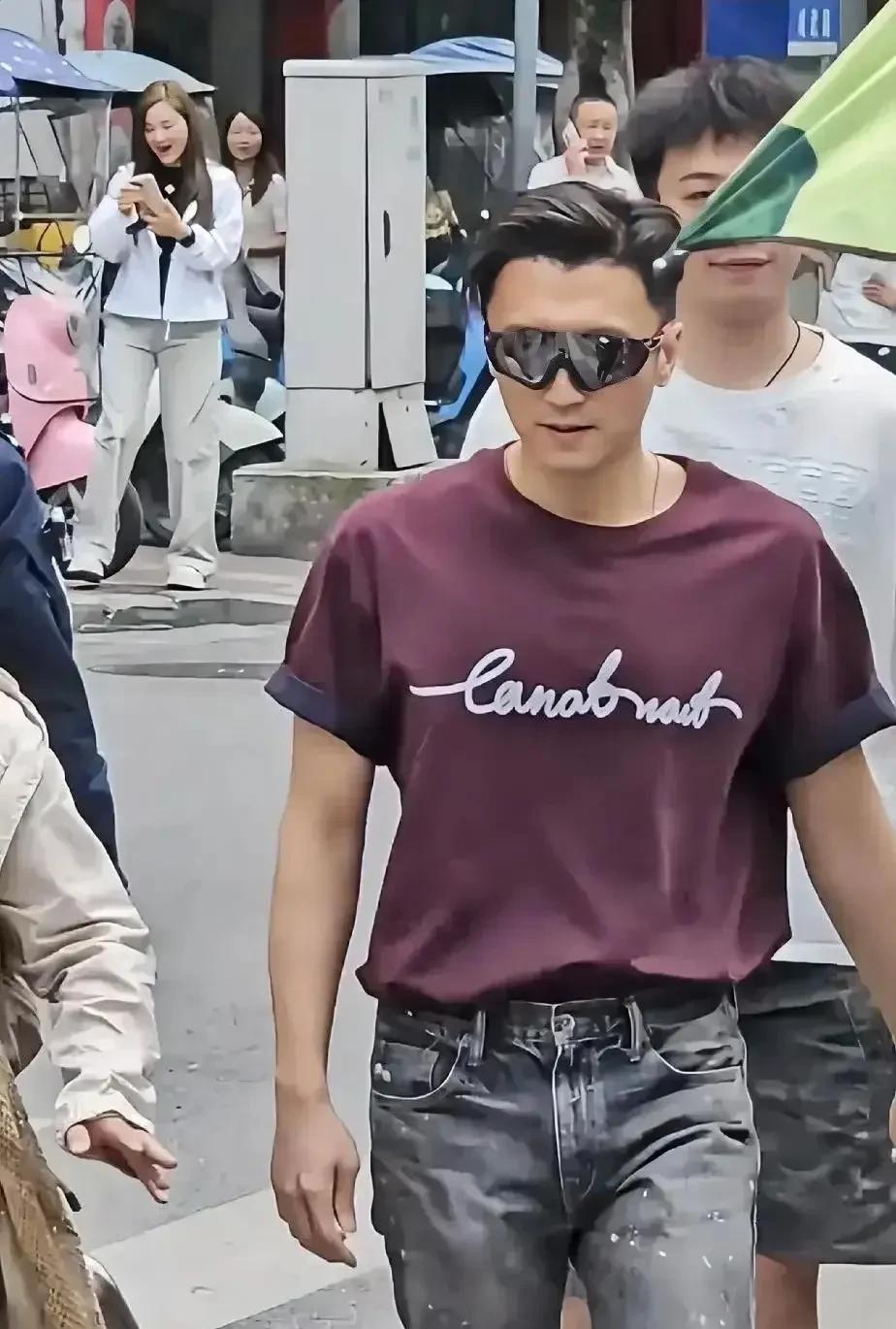 张柏芝，输的彻底，放着这么帅气的谢霆锋竟然没有挽回，他这气场不愧是亚洲第一天王，