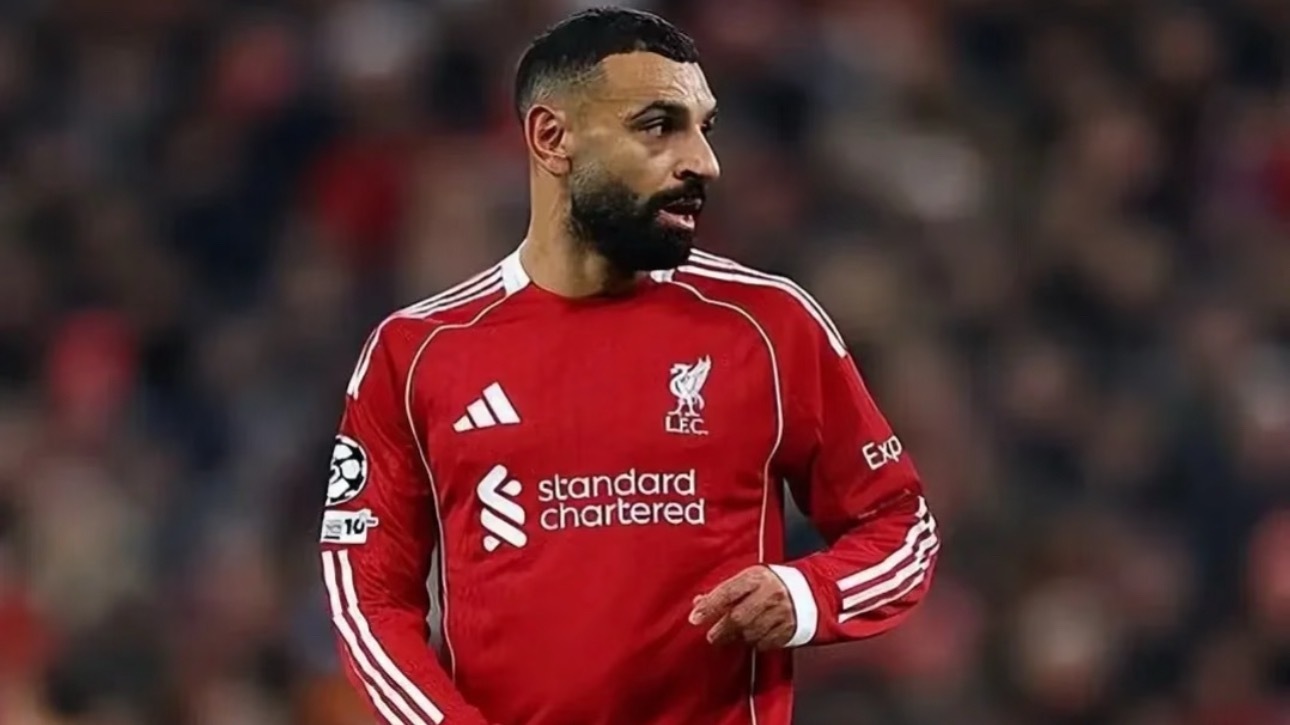 随着冬窗临近，利物浦球星萨拉赫的转会传闻再度发酵，英媒透露利雅得新月正持续紧盯这