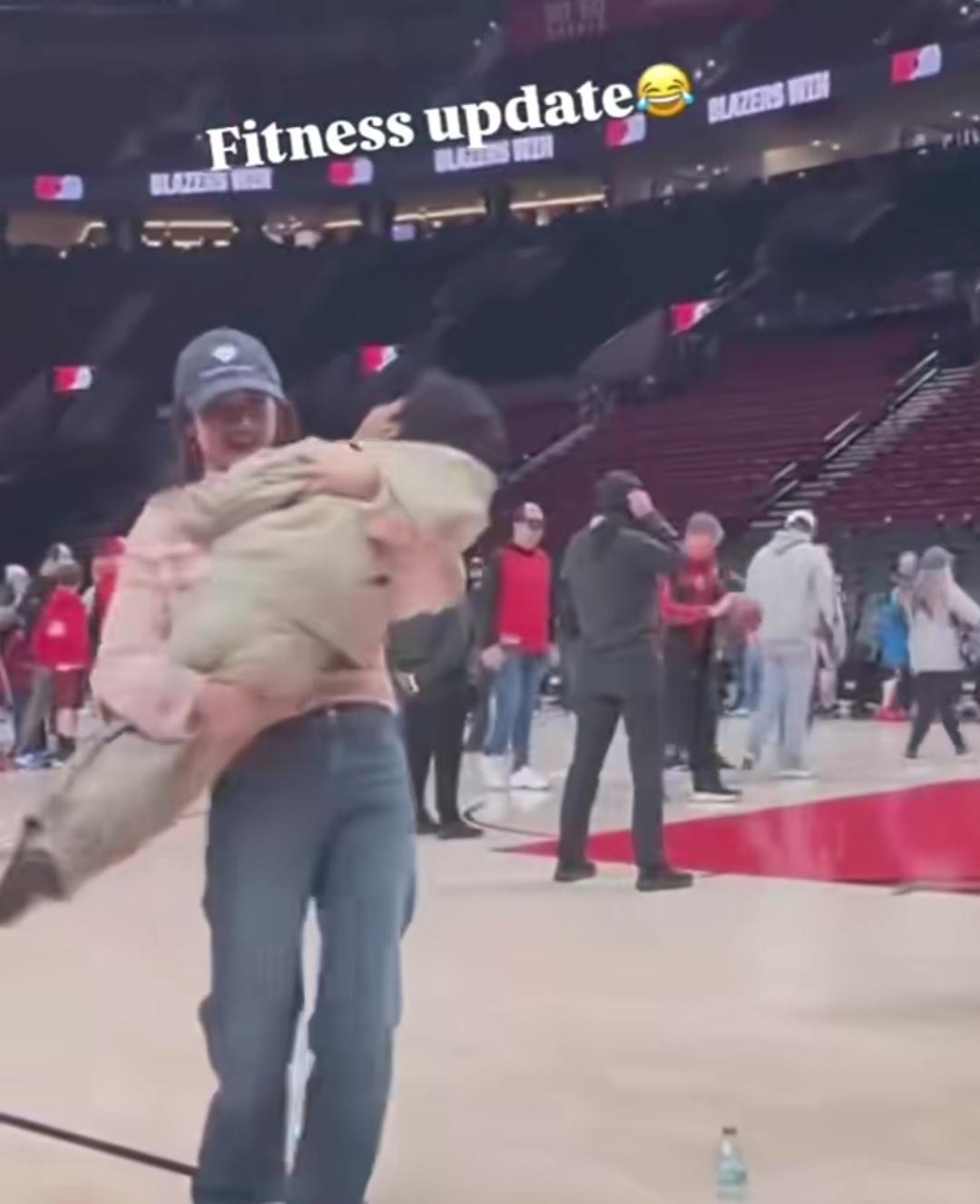 情商高！杨瀚森女友和利拉德的儿子成为了好朋友！杨瀚森的女友智商和情商一定非常