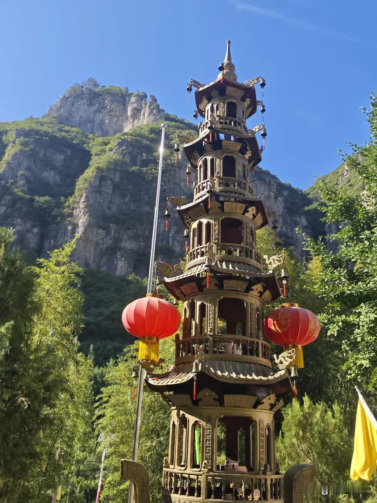 南太行路况信息早知道:1.目前，辉县向阳洞依然需要按照限行时间通行，上腊江，香