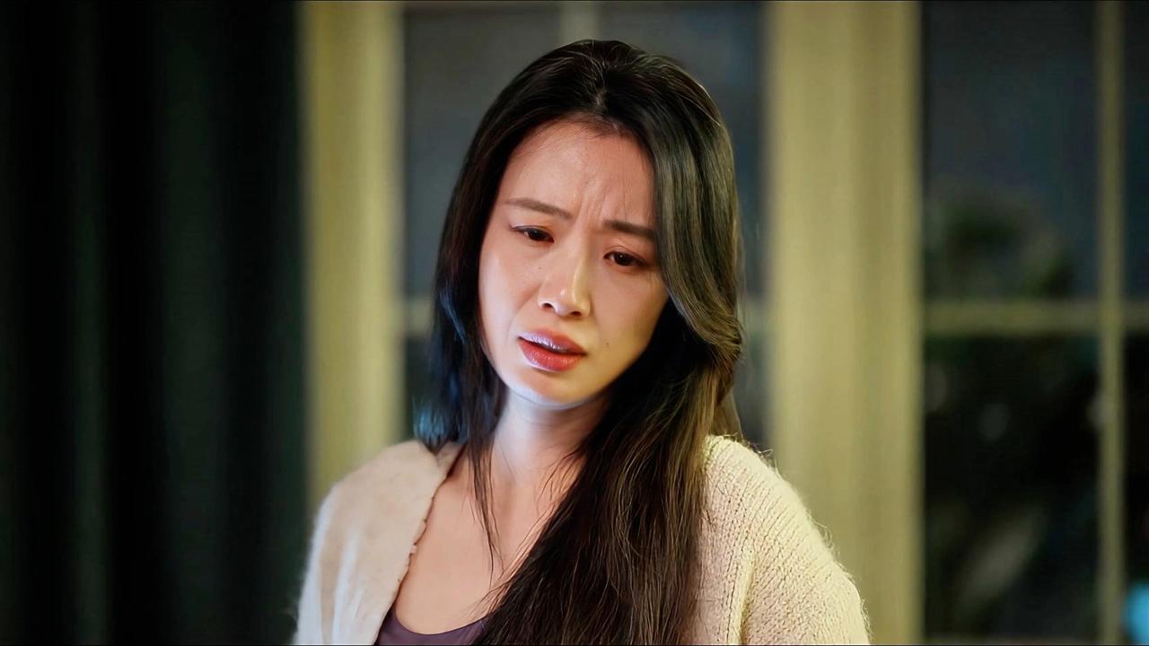 这个女人真是坏到家了。《蜜语纪》里，鲁贞贞是一个无耻的小人，她破坏了许蜜语的