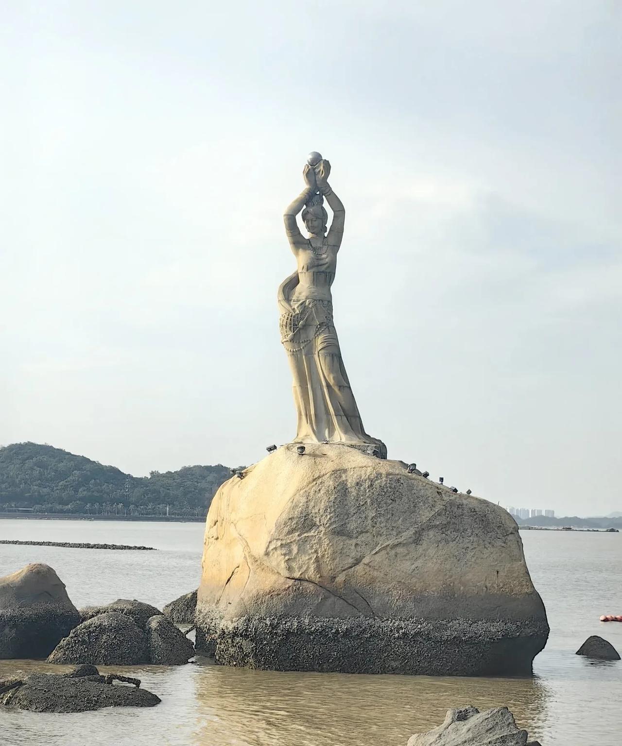 你发现这个状态了吗？经常和漂亮的人接触，你真的都不好意思邋遢，会随时关注自己的