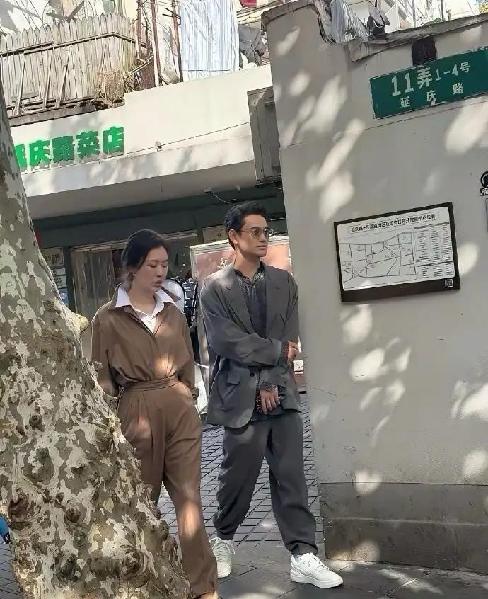 老天呢，差点没认出来，不得不说，真人比电视剧还漂亮呢！