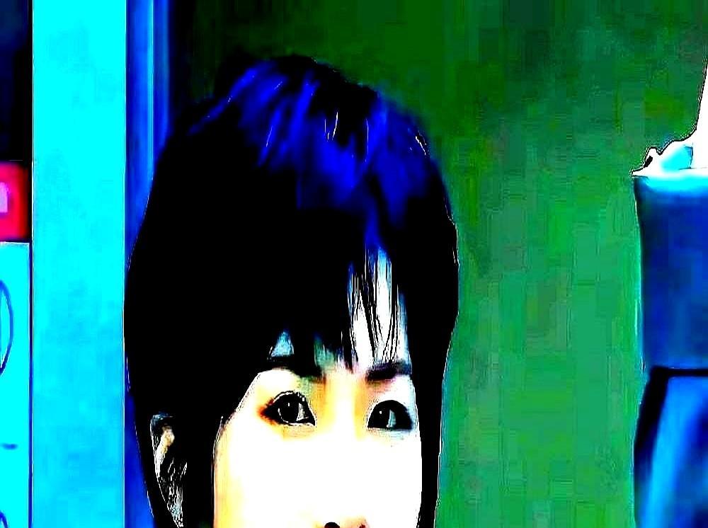 谁能想到，这个被贴上“资源咖”标签的新人，杀青宴上连单都买不起。全剧组起哄让姚