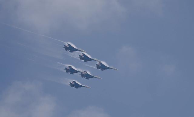 24架苏-35该怎么处理，现在成了一个让人头疼的问题。咱们空军手里的这批苏-35