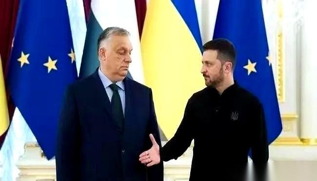 泽连斯基和欧尔班，彻底撕破脸了。就在慕尼黑安全会议上，当着一屋子欧洲大佬的面