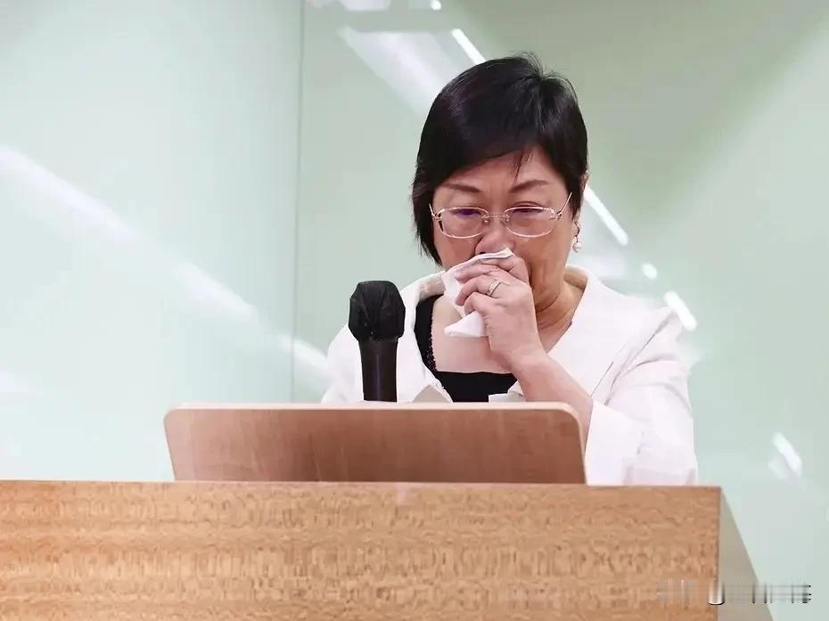 害怕拖累角逐情势“开铡”徐佳青，蓝营撂下重话要追究到底。日前徐佳青陷入诸多丑闻，