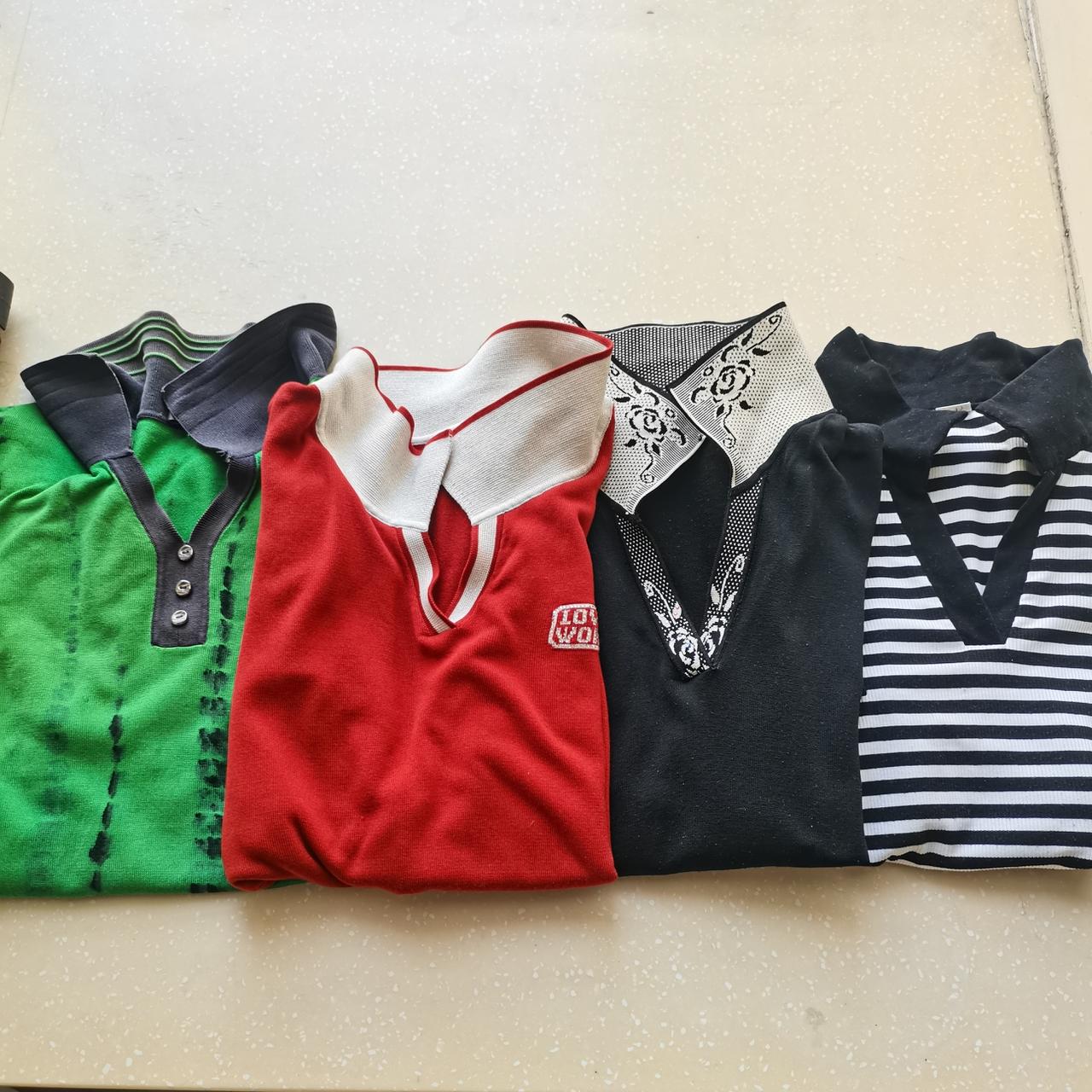 今天我用洗衣机洗了几件衣服，因为太原天气冷了，短袖衣服不能穿了，也不能套里面了，