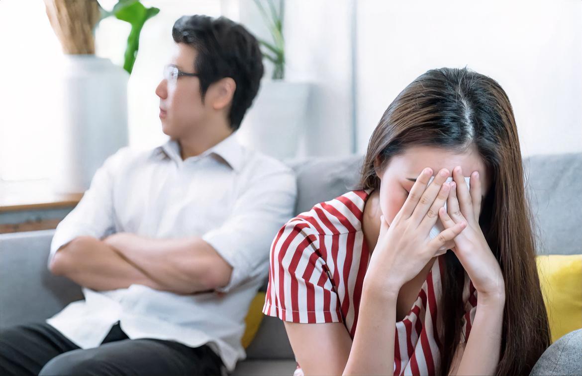 为什么感情里男人越来越冷漠了问你个问题，男人一旦结婚了，或者说他觉得自己得到