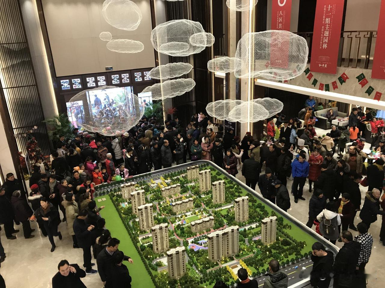 现在正是“穷人”出手的良机。不用怀疑，楼市彻底复苏后，最先下手的仍然是那群有钱人
